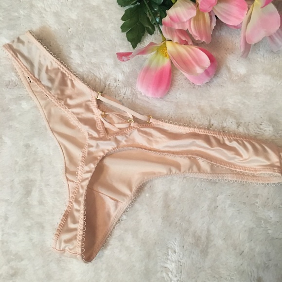❌SOLD❌VS thong - Picture 3 of 5